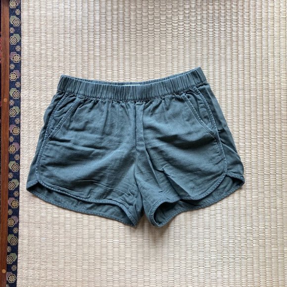 Madewell Pants - Madewell Pull-on Shorts Green size xs